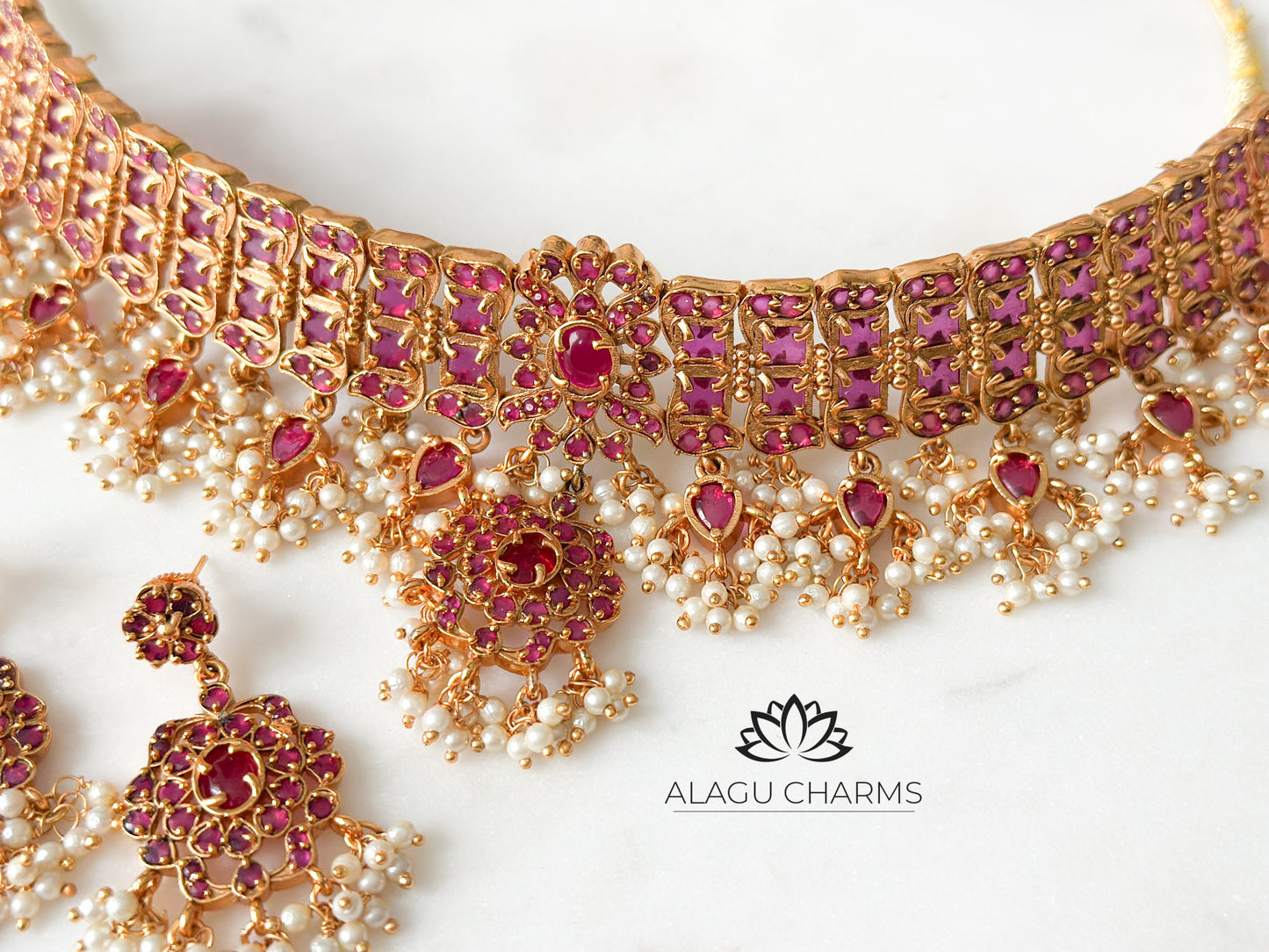 Thipika - traditional choker set (ruby)