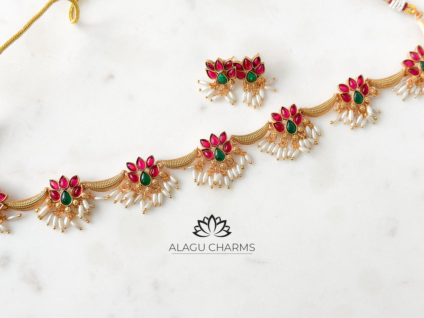Amutha- kemp lotus neck set