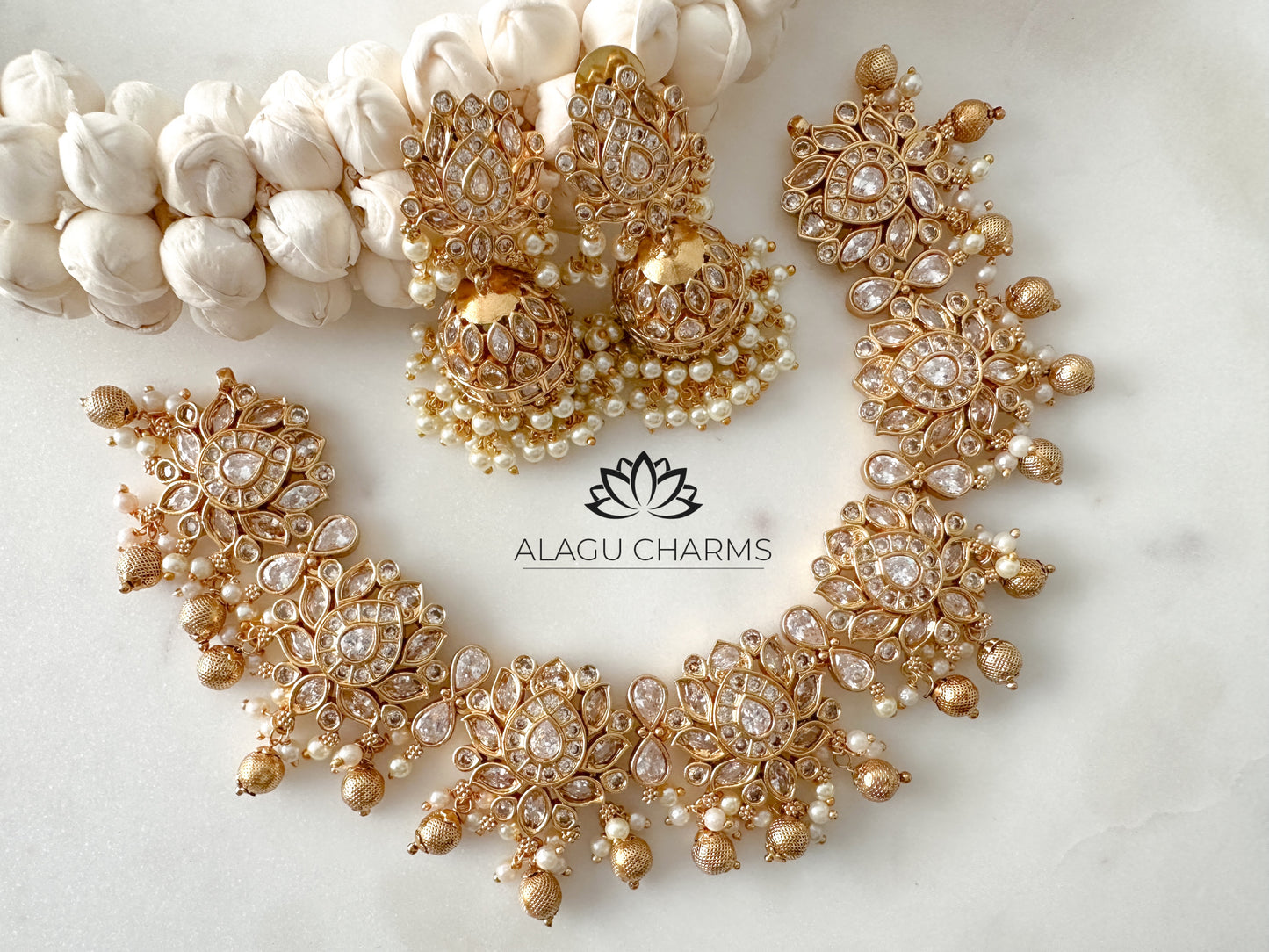 Isaiya- Exquisite Lotus Necklace Set - Clear stones