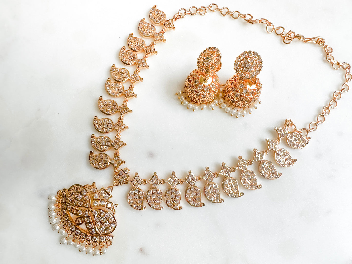 Vanuya- Mango Necklace set (white)