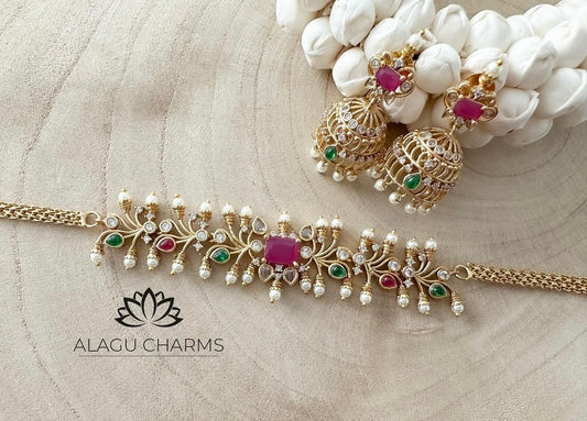 Traditional choker set