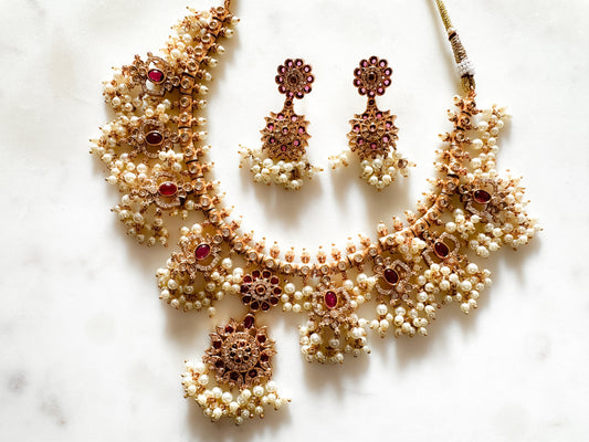 Abinayaa- Guttapusalu necklace set