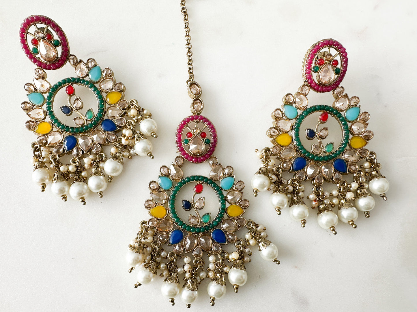 Exclusive Leaf-Cut Earring Tikka Set (Multicolour 2.0)