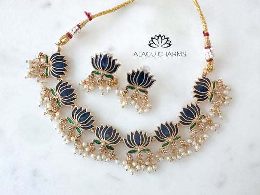 Nandhini- Flexible Lotus Necklace Set