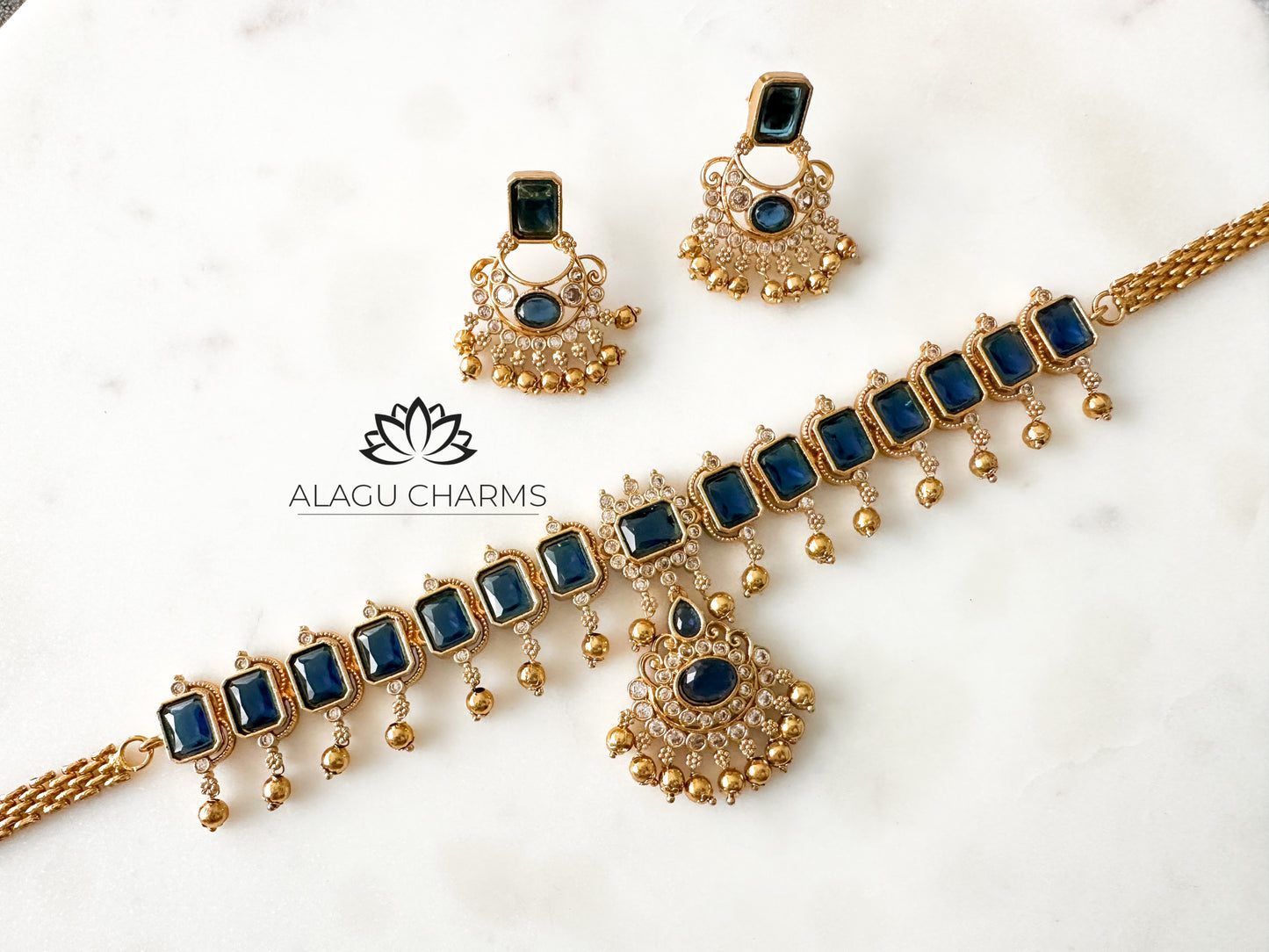 Vyraa-Exquisit Blue Choker Set