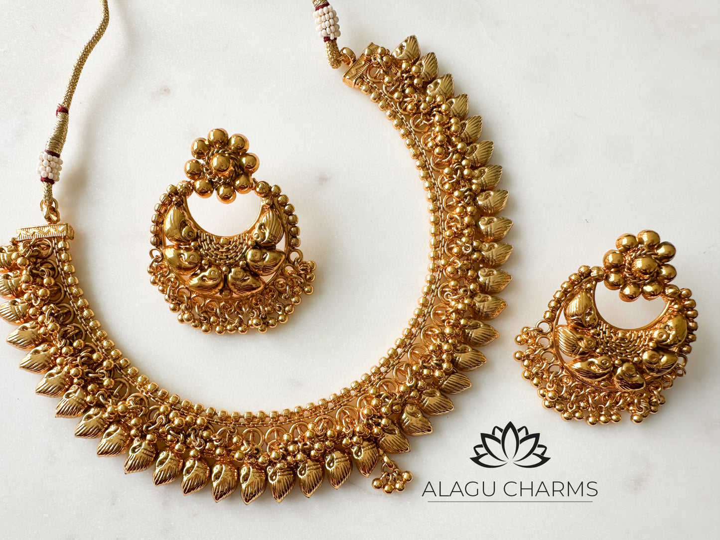 Antique gold necklace set with gold beads