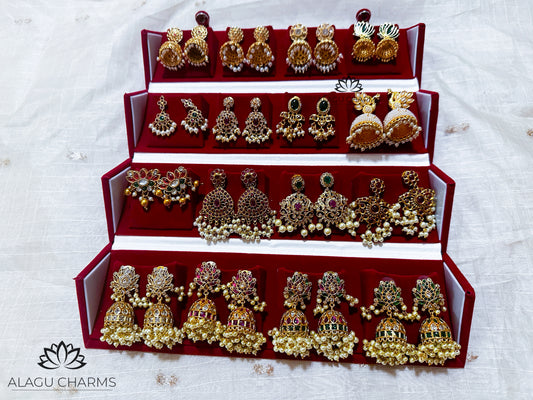 Velvet earrings organiser