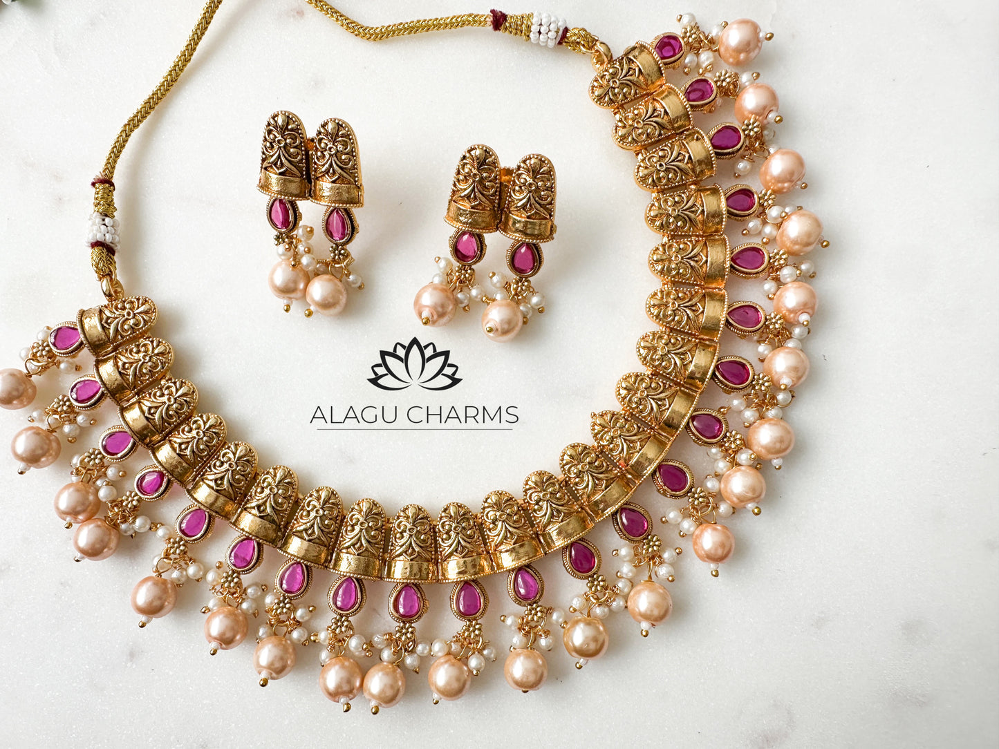 Antique Gold Necklace Set with Ruby Details