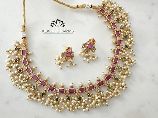 Traditional necklace set