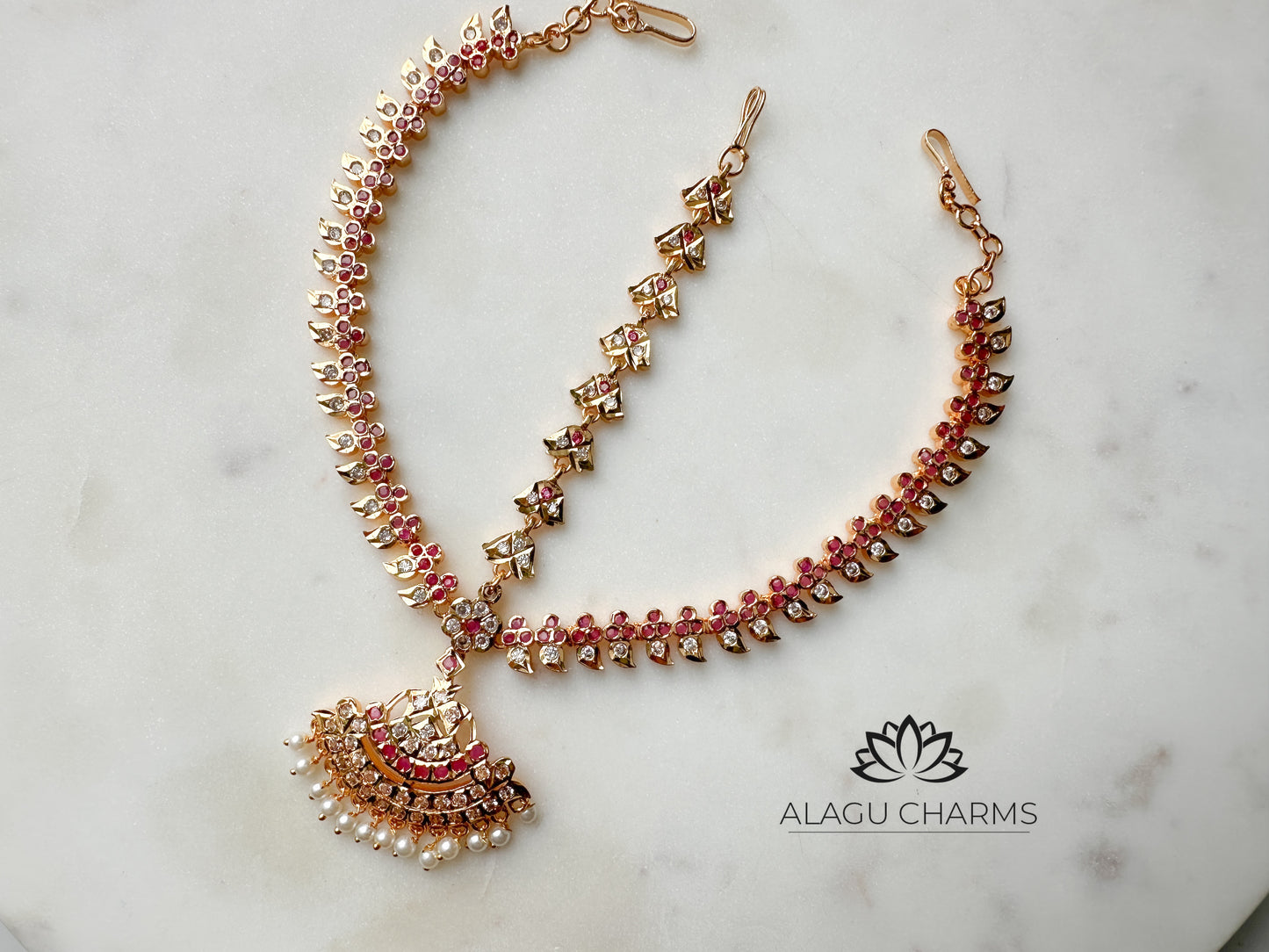 Impon tikka (Ruby white)