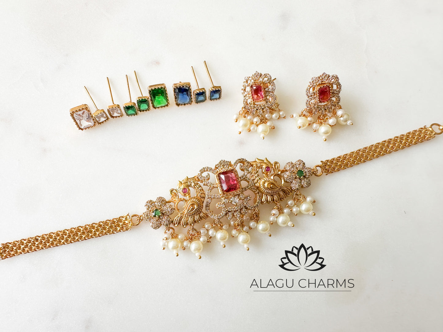 Traditional choker and earrings with exchangeable stones