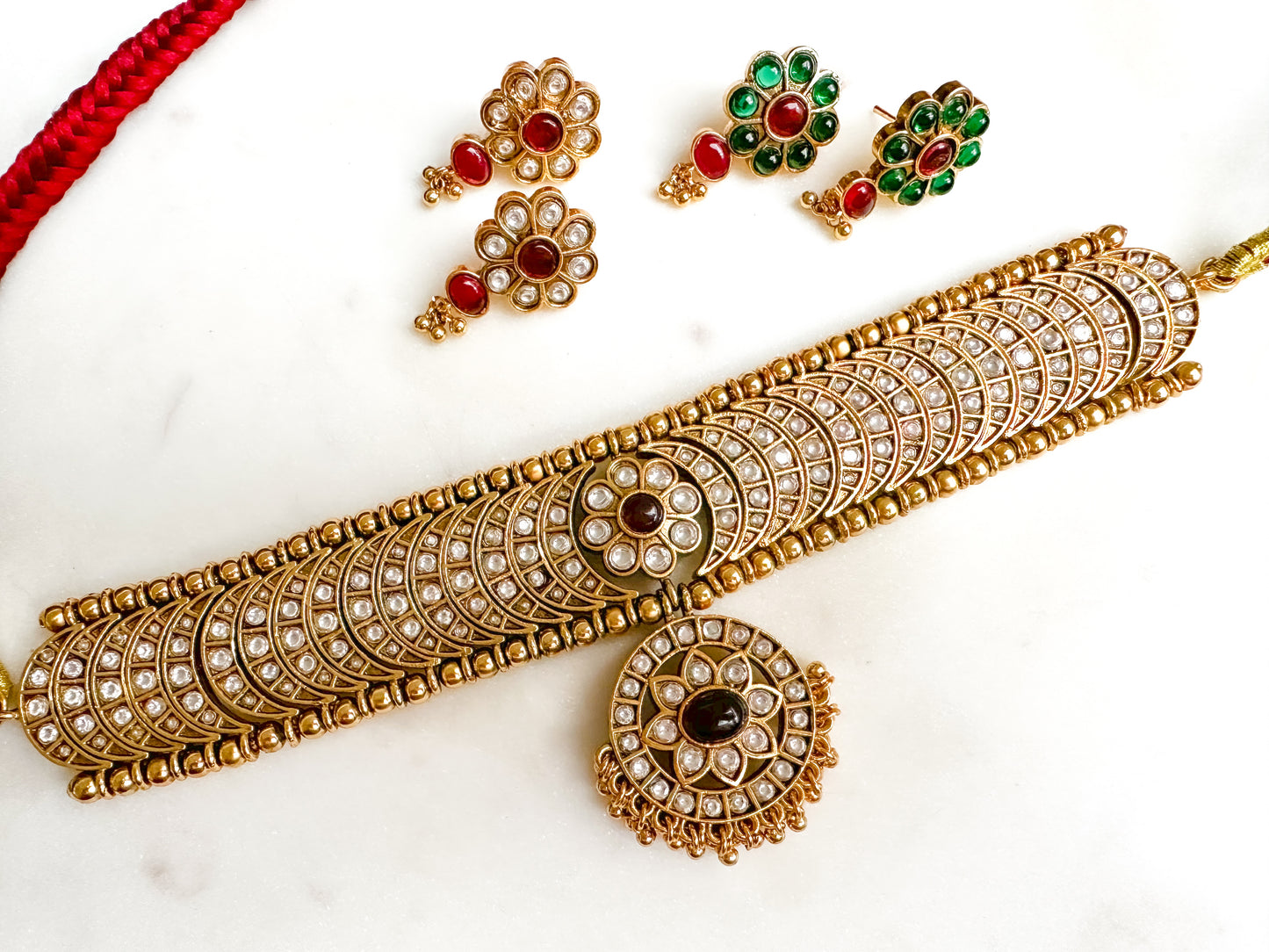 Kanmani- 2 sided kemp choker set